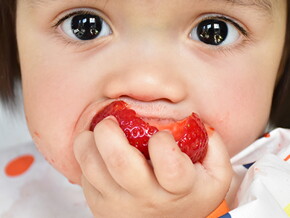 On passe à la finger food ? Suivez notre checklist pour la diversification menée par l'enfant